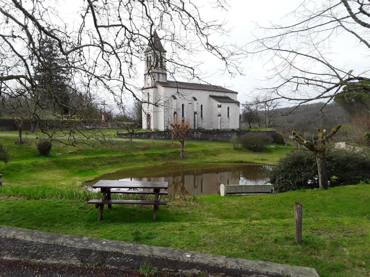 Les Charmes Du Lac Esclauzels Buitenkant foto